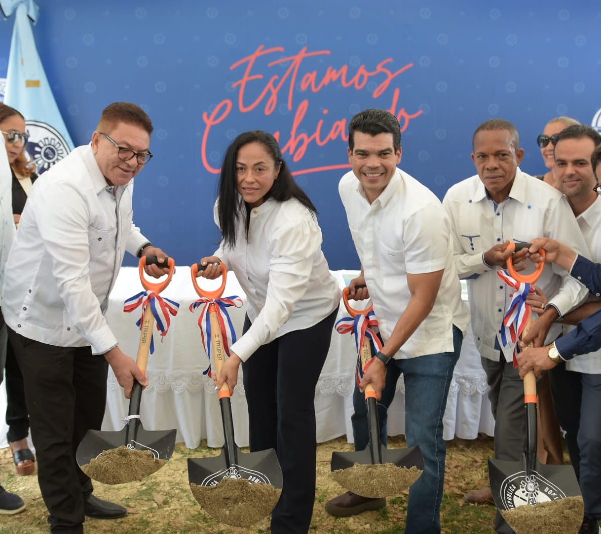 Wellington Arnaud deja iniciados trabajos de ampliación acueducto de Nagua