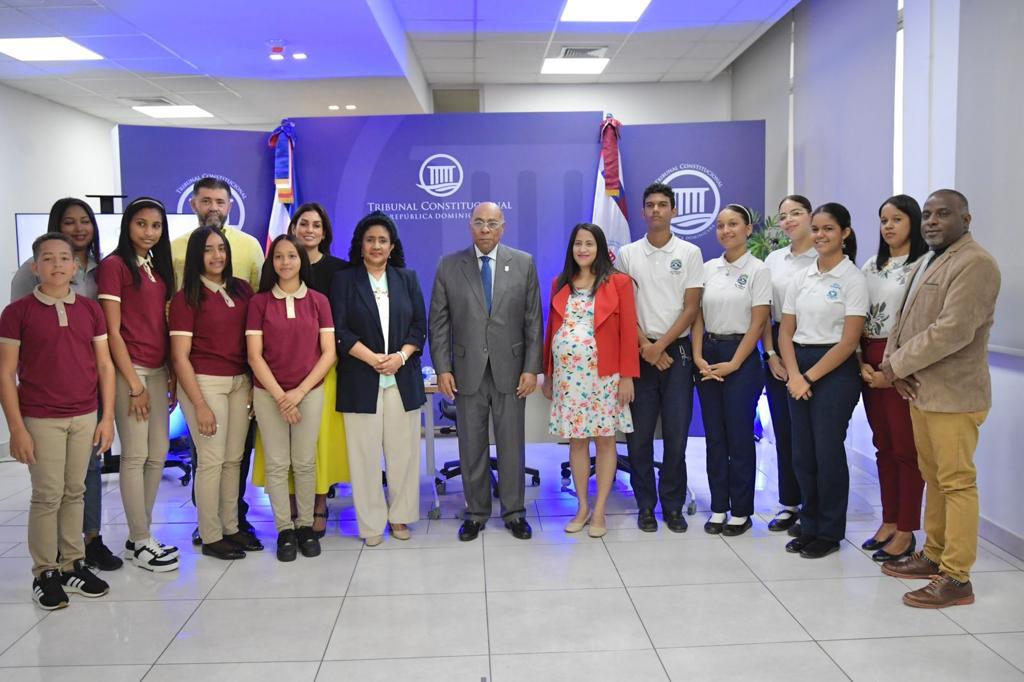 TC entrega premios Olimpiadas del Conocimiento de la Constitución