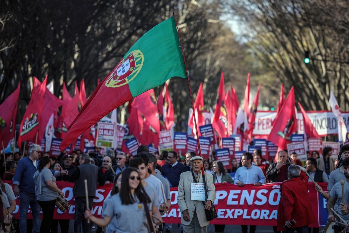Trabajadores se movilizan en Lisboa por salarios y medidas contra inflación