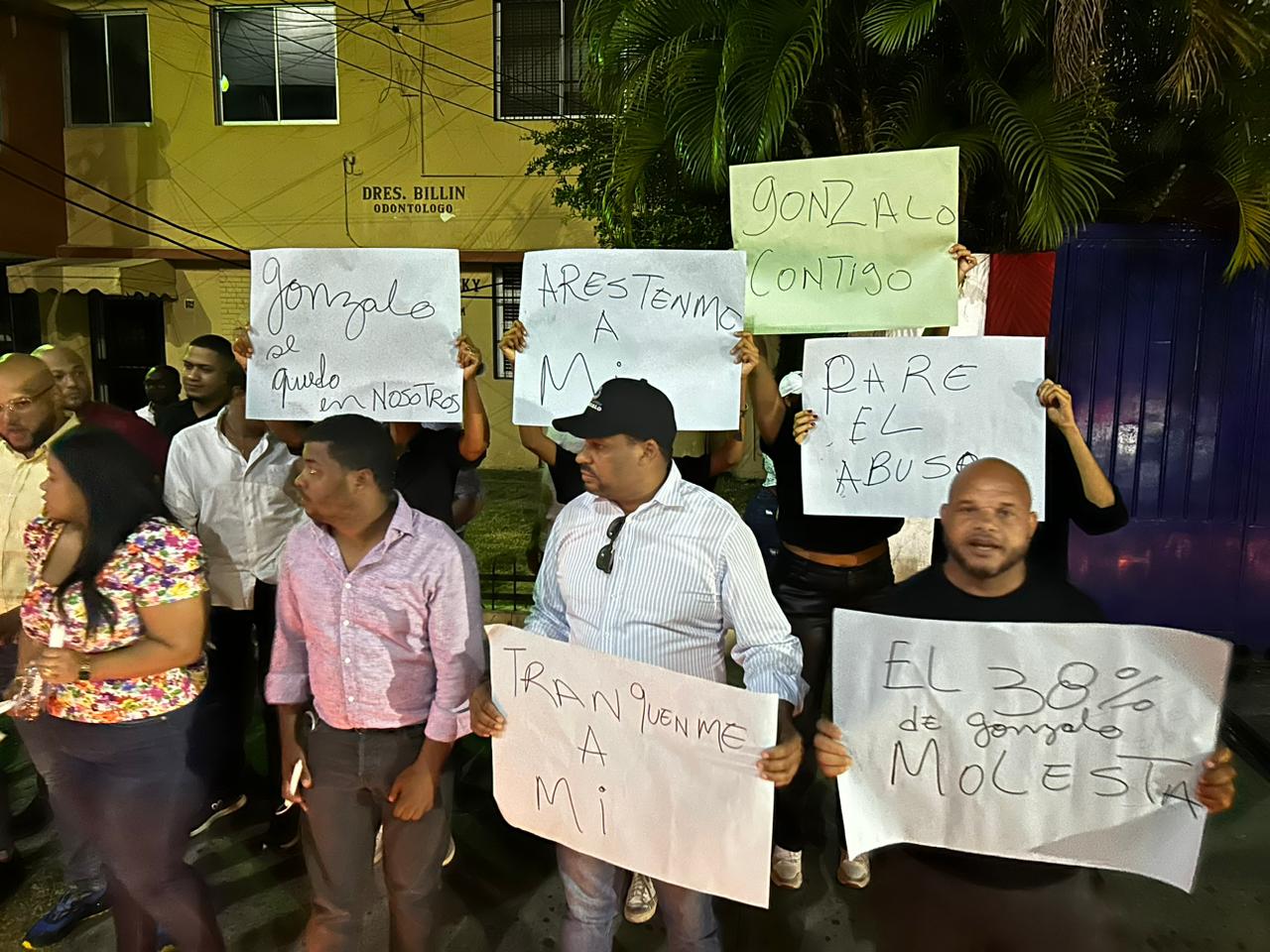 (VIDEO) Hacen encendido de velas en apoyo a Gonzalo Castillo; piden se detenga “el abuso”