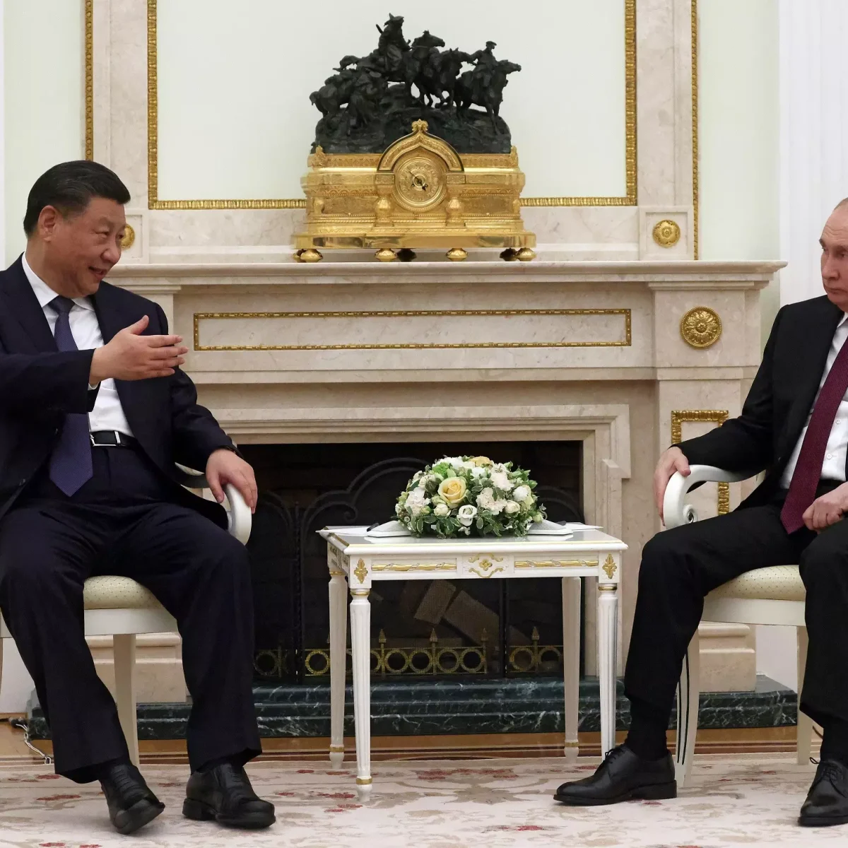 Putin y Xi concluyen tras 4,5 horas su reunión en el Kremlin