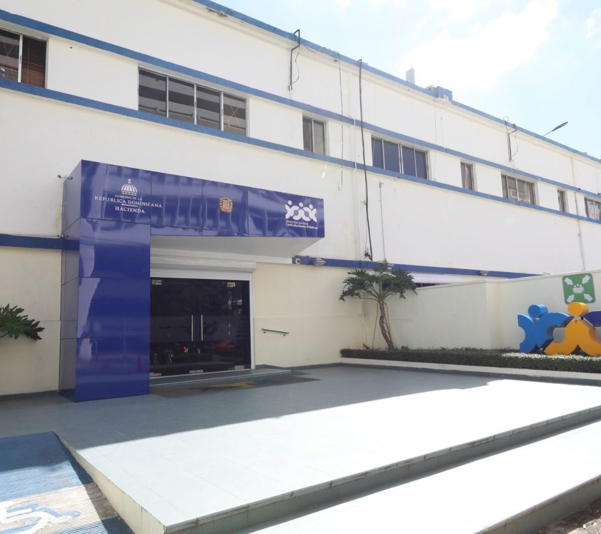 DGCP anula procedimiento de contratación para acondicionamiento de playa Monte Río en Azua