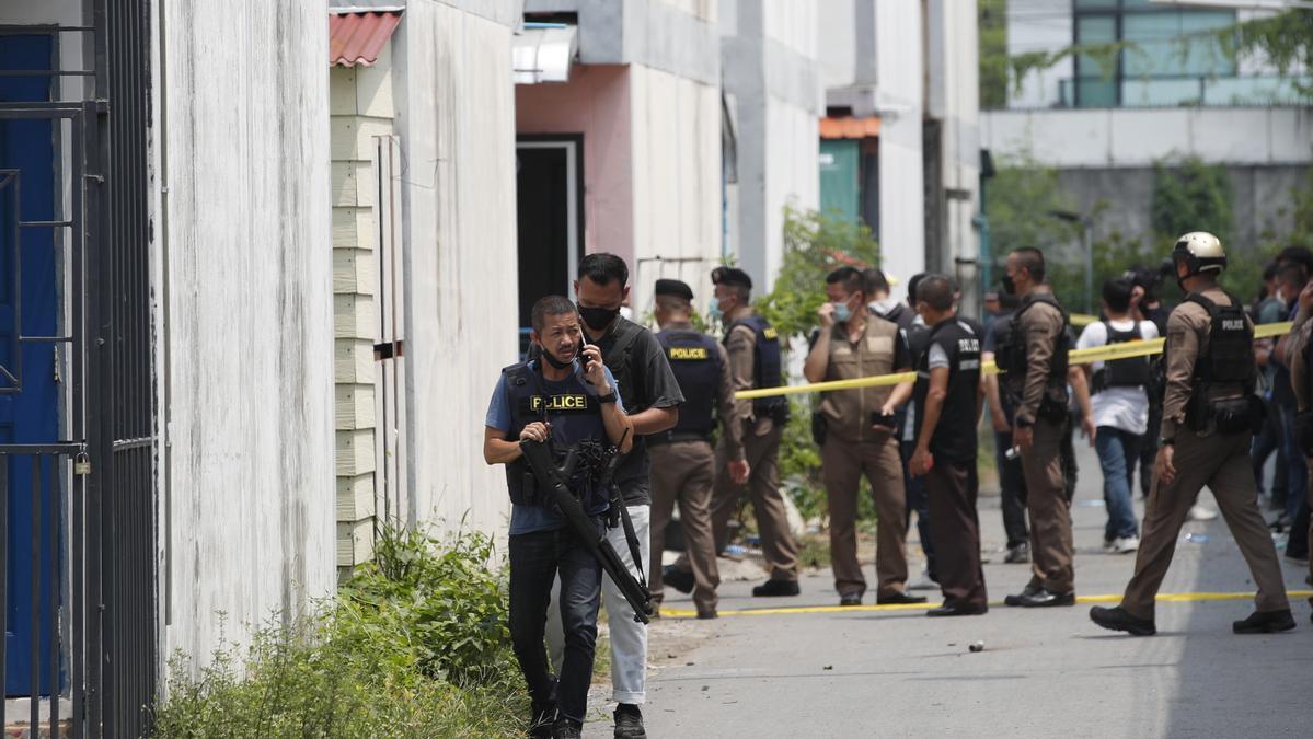 Policía tailandesa abate a hombre que mató 3 personas tras 15 horas de cerco