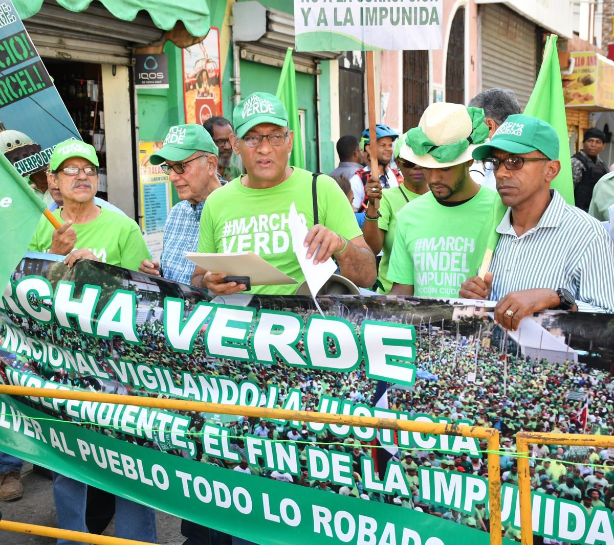 Miembros de Marcha Verde y seguidores de imputados en Calamar se manifiestan en Palacio de Justicia