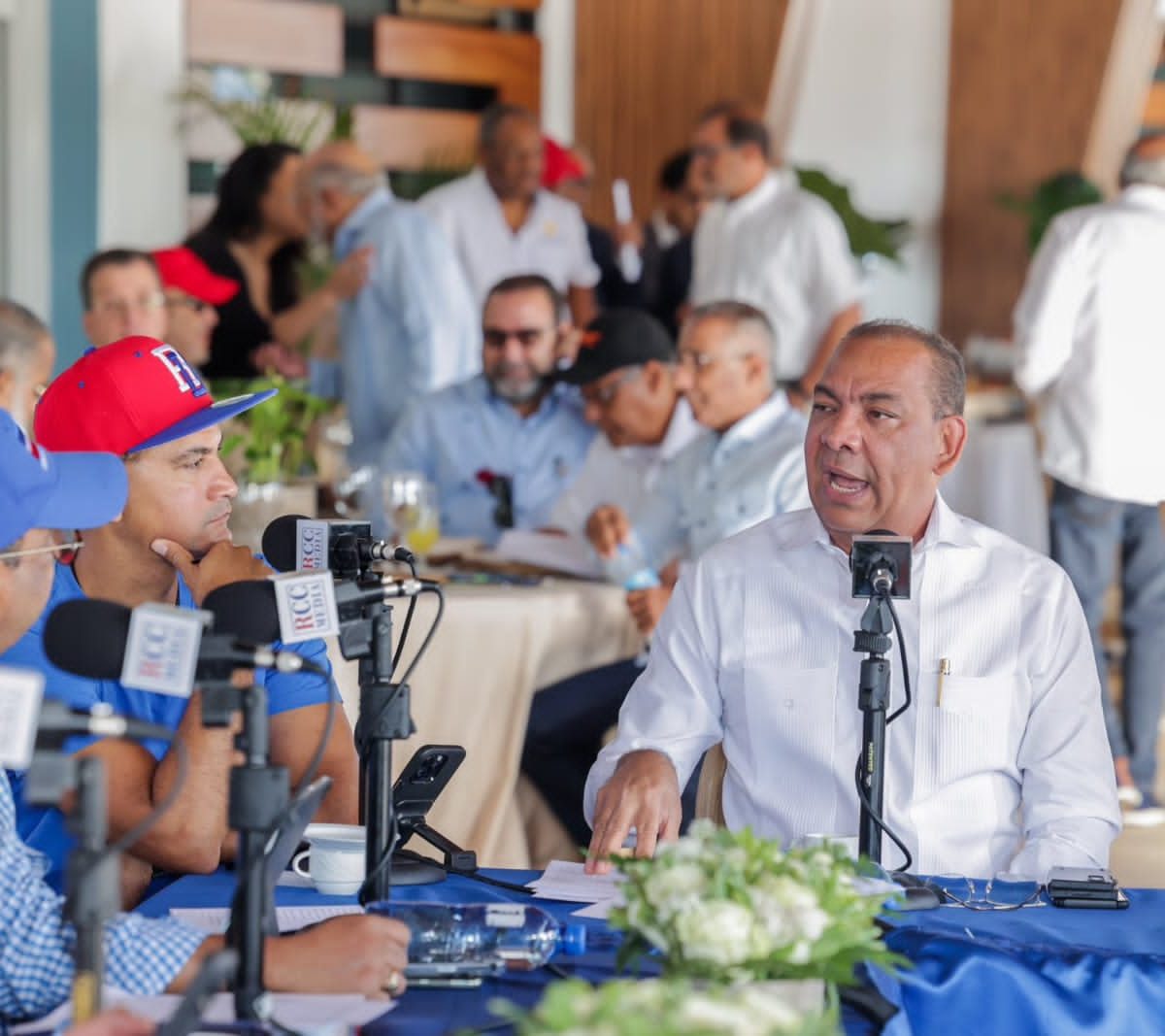 Ministro de Obras Públicas explica cómo van los trabajos de la Autopista Duarte