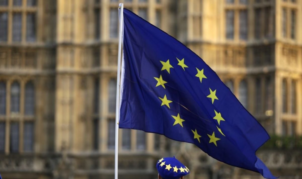 La UE retira a Pakistán de su lista de terceros países de alto riesgo