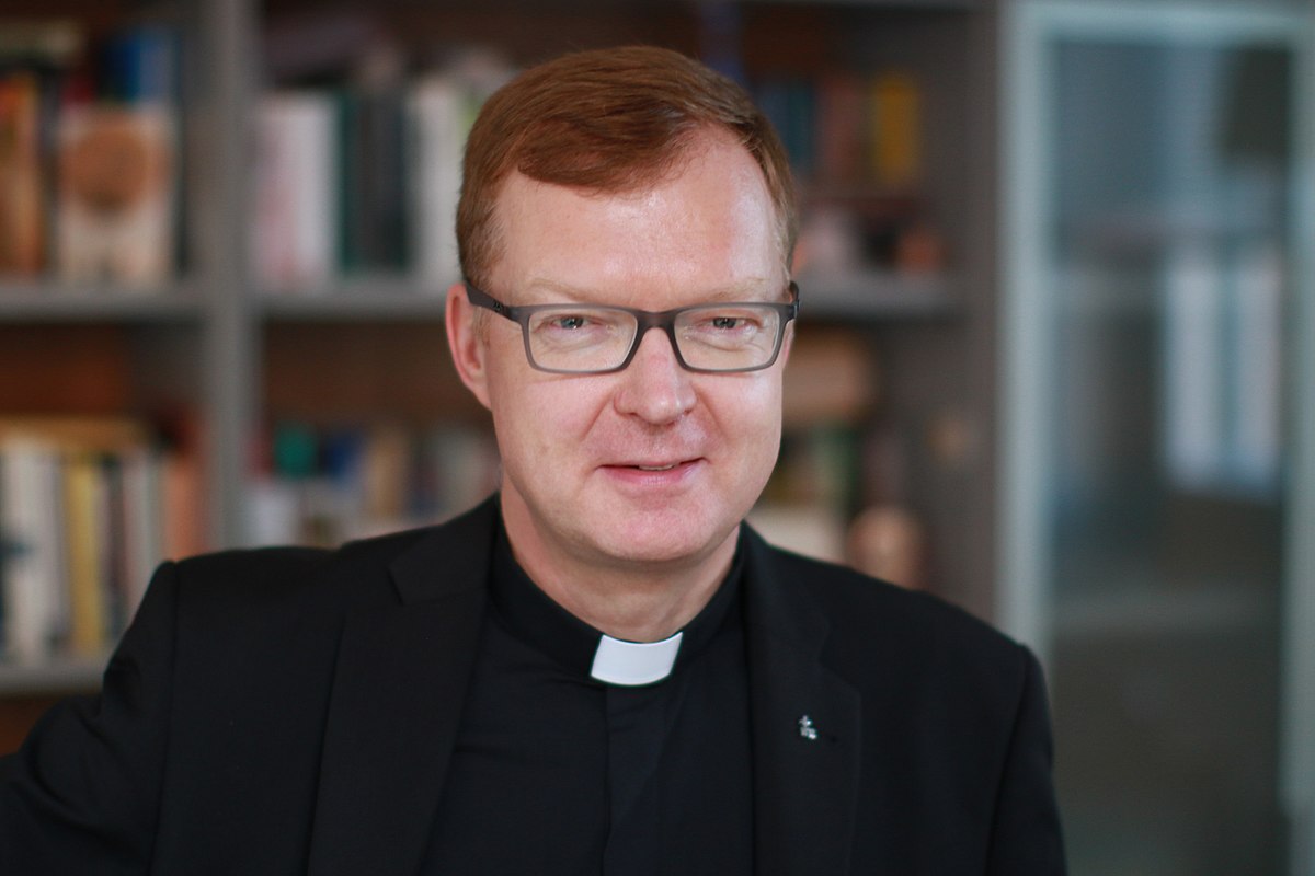 Hans Zollner abandona por desacuerdo la Comisión de Protección de Menores