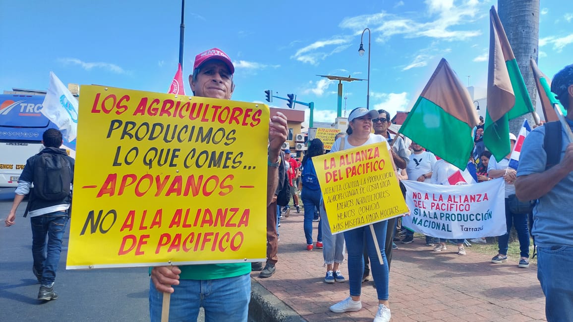 Agricultores marchan contra políticas del Gobierno en Costa Rica
