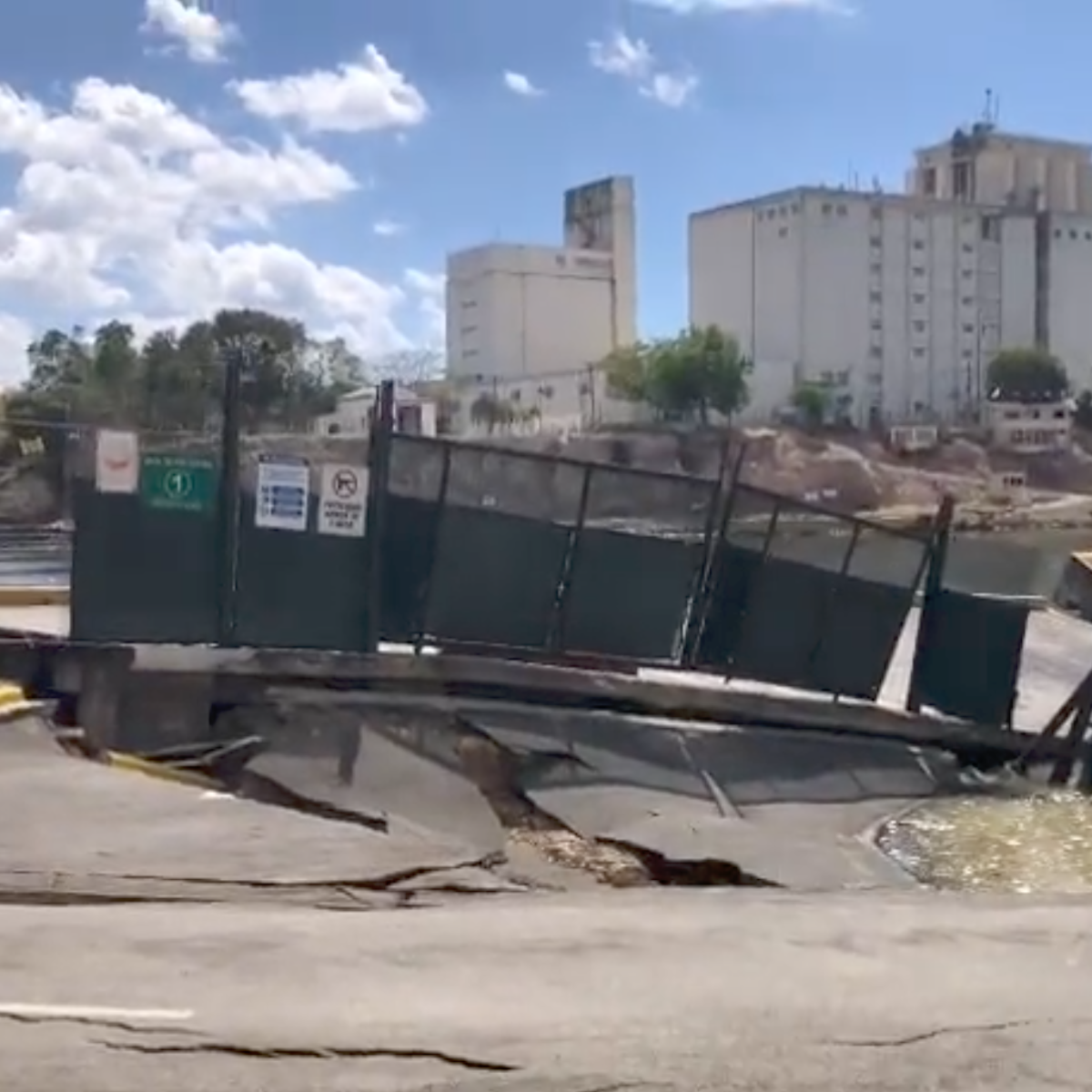 Obras Públicas atribuye a “negligencia” colapso parcial del Puerto Don Diego