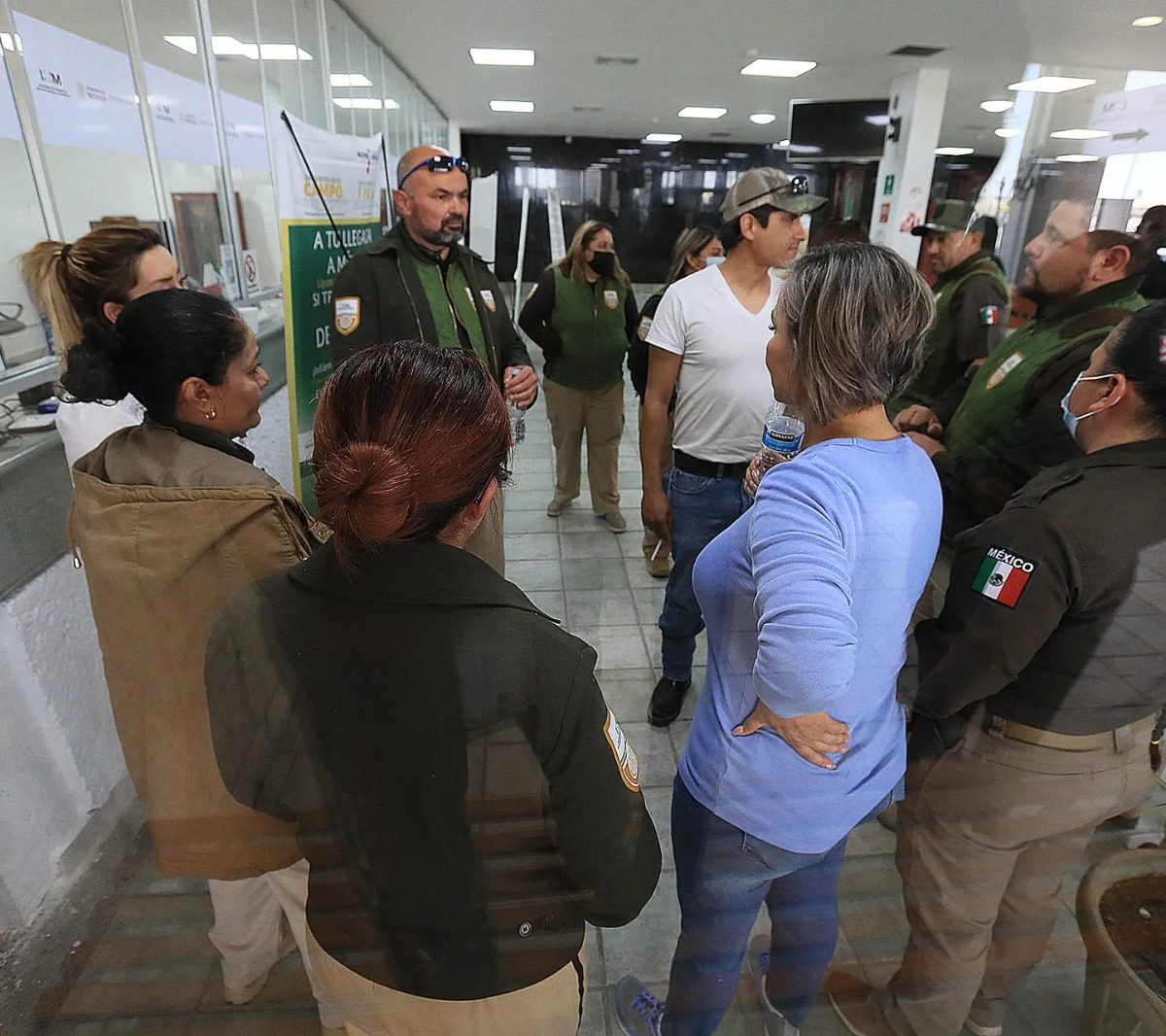 Agentes de migración protestan en norte de México por detención de compañeros