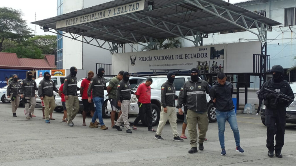Detienen a 23 personas en operativos contra la delincuencia en Ecuador