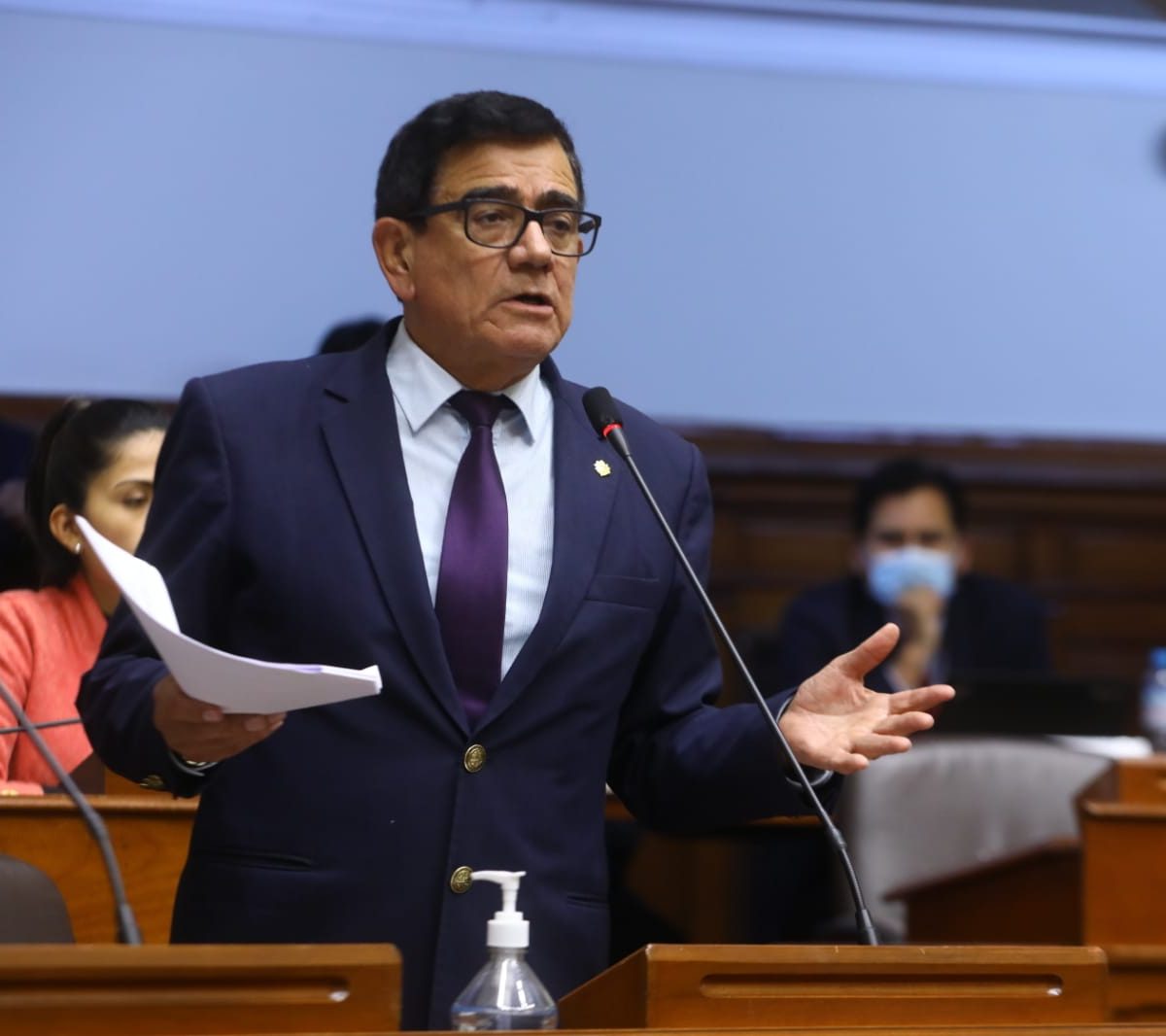 Presidente del Parlamento peruano rechaza eventual destitución de Boluarte