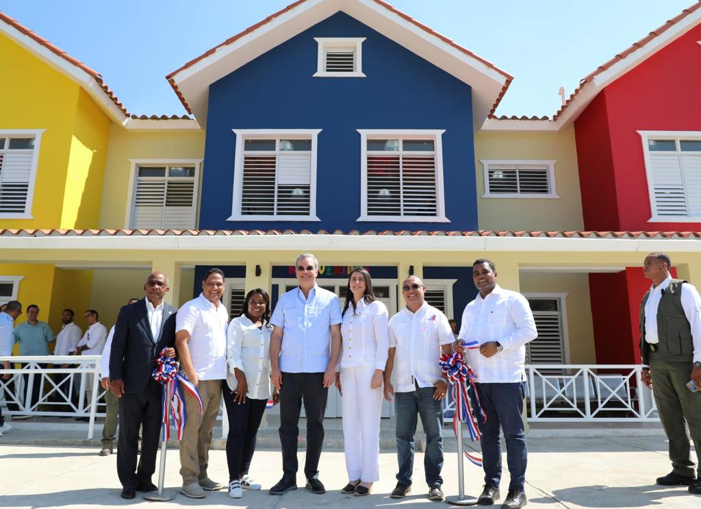Presidente Abinader inaugura centro educativo y estancia infantil en Hondo Valle