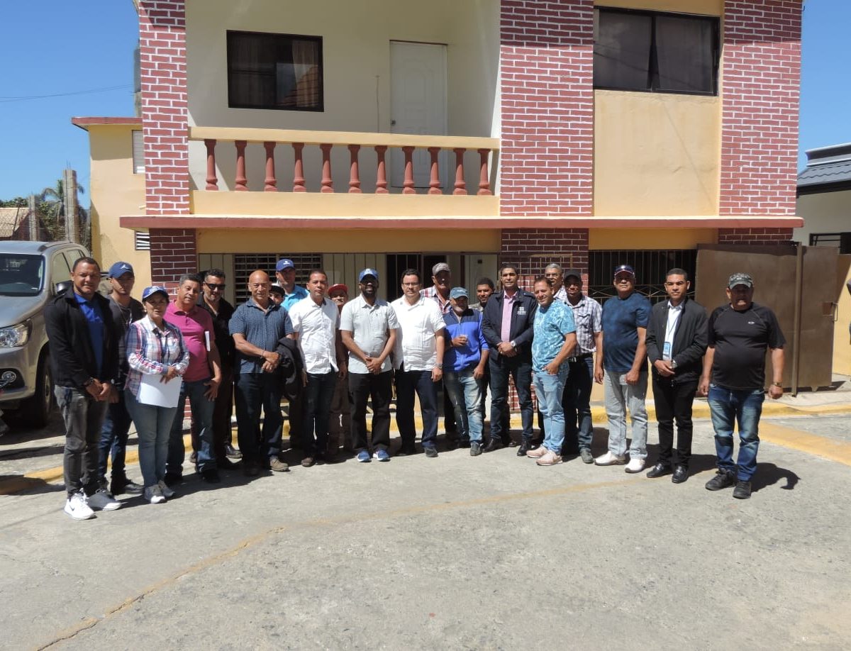 Fiscalía de Santiago orienta y escucha fuerzas vivas del distrito municipal Juncalito