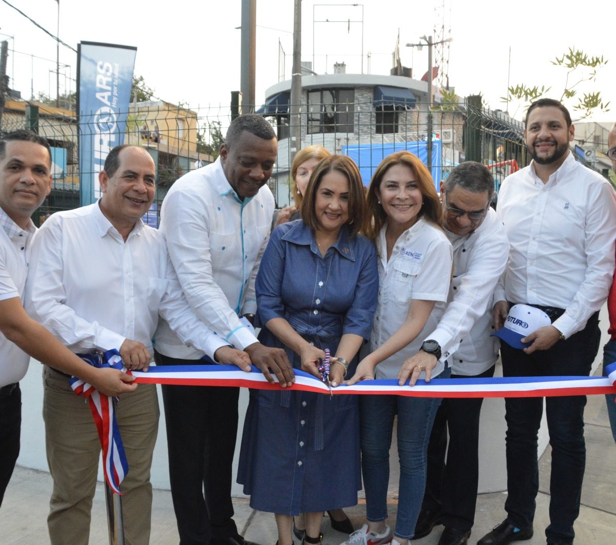 ADN y ARS Futuro transforman vertedero en un parque para la familia en Mata Hambre