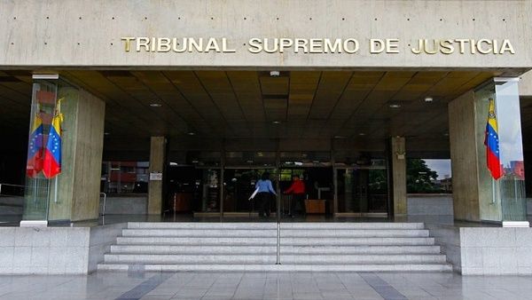 Presentan ante tribunales venezolanos a funcionarios detenidos por corrupción