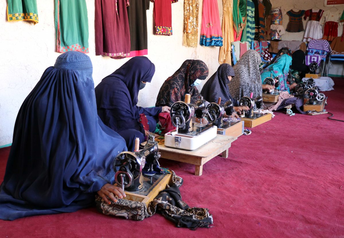 La ONU condena ante los talibanes la prohibición del trabajo a las mujeres