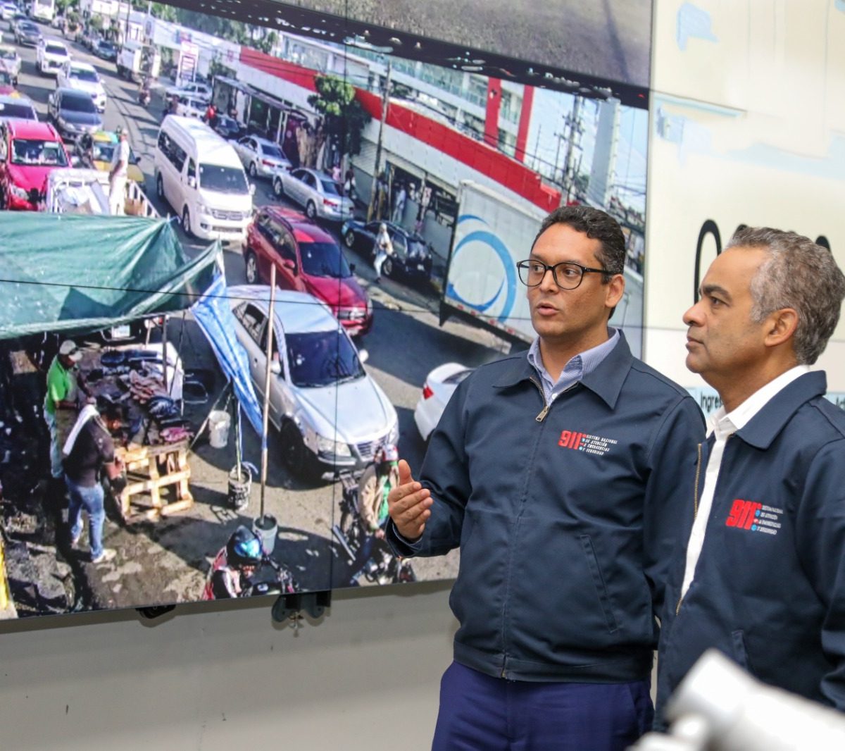 (VIDEO) Ministro de Presidencia supervisa operaciones del 9-1-1 en asueto de Semana Santa