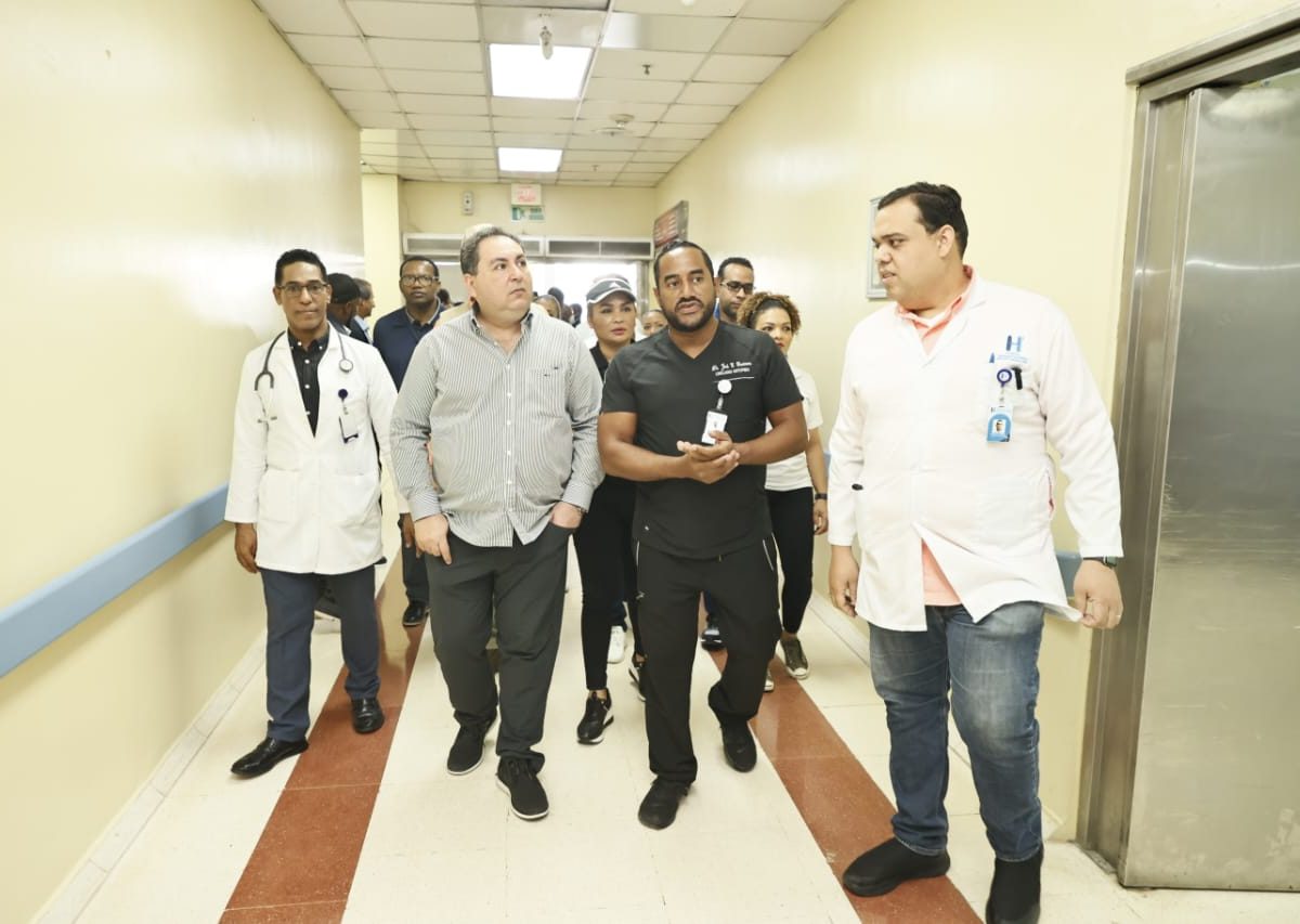 Director SNS supervisa hospitales del Gran Santo Domingo; dice mantienen incidencias habituales
