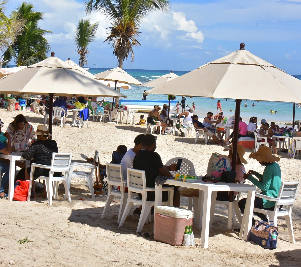 Turismo Informa Más De 180 Mil Turistas Visitan El País Esta Semana Santa El Nuevo Diario 8523