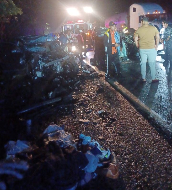 Mueren 5 personas en accidente de tránsito en la autopista Duarte ...