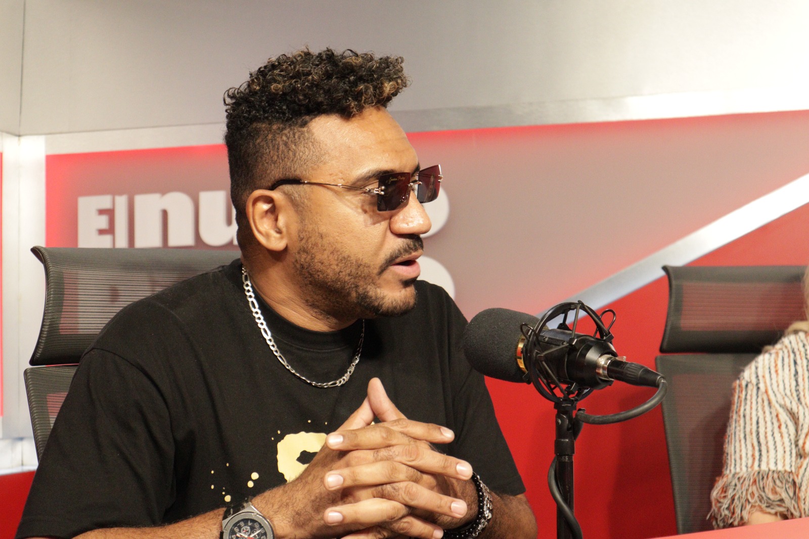 Merenguero Silvio Mora destaca el ritmo del tema “El Coquero”