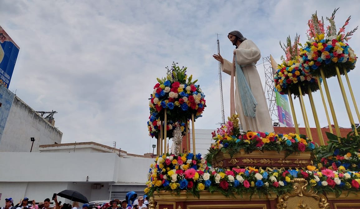 Miles de fieles acompañan a Jesús de la Misericordia en el oeste de Venezuela