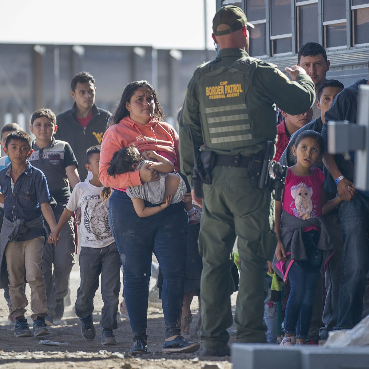 Republicanos presentan proyecto de ley migratorio que restringe el asilo