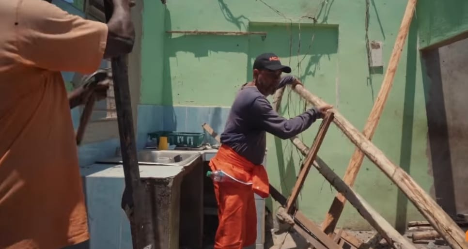 Obras Públicas repara viviendas en Los Alcarrizos | Foto: Fuente externa 