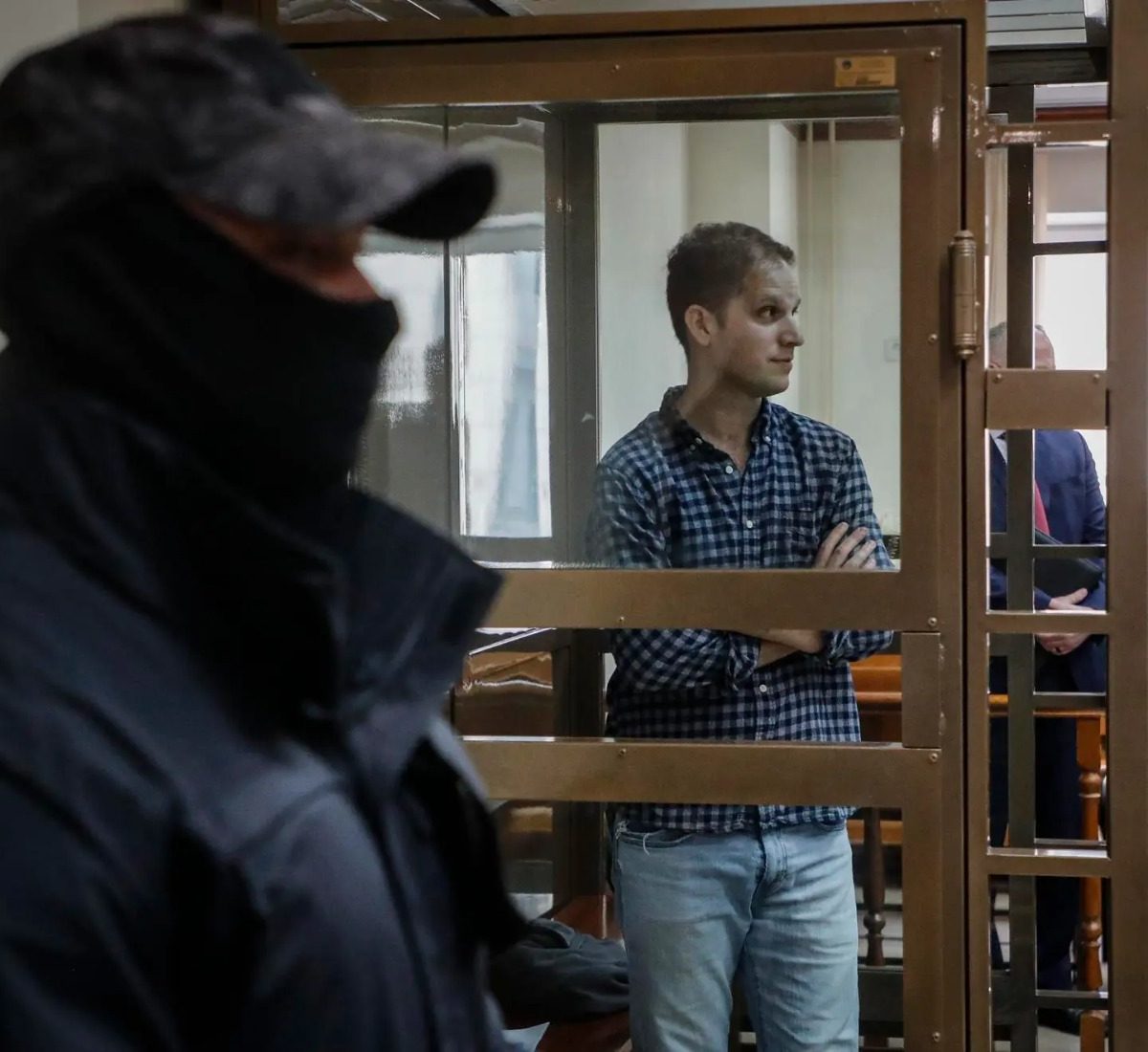 EE.UU. preocupado por la decisión de mantener a periodista en prisión en Rusia