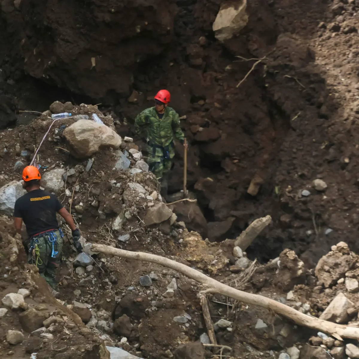 Asciende a 43 la cifra de muertos por gran alud ocurrido en Ecuador