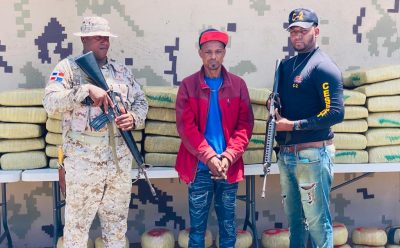 Chófer del camión que transportaba la marihuana detenido por las autoridades (Foto: Fuente externa)