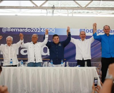 Altos dirigentes del PRM respaldan aspiraciones a diputado del joven Bernardo Pérez | Foto: Fuente externa