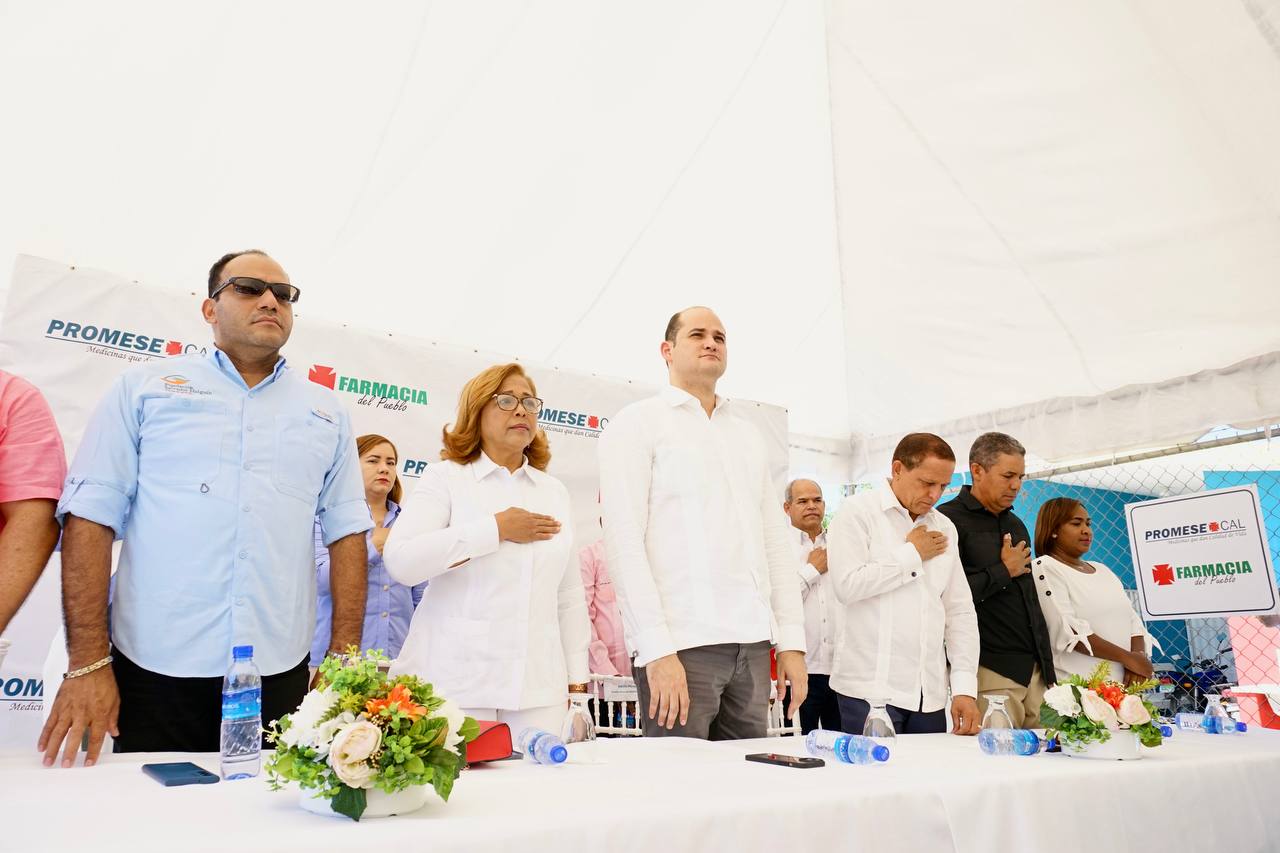 Acto inaugural 3 Farmacias del Pueblo en Dajabon y Monte Cristi