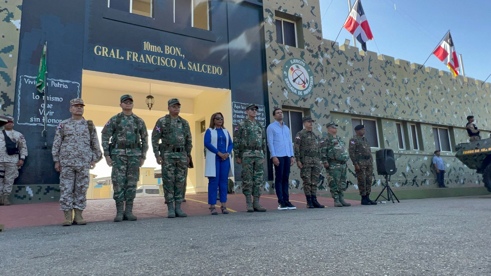 La entrega estuvo encabezada por ministro de Defensa Carlos Luciano Morfa y Roberto Ángel Salcedo, director de Propeed (Foto: Fuente externa) 