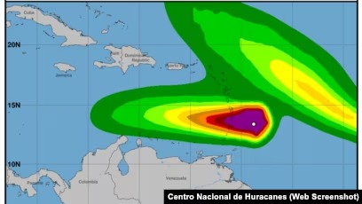 Bret arroja fuertes lluvias a su paso por las Antillas Menores y depresión será tormenta