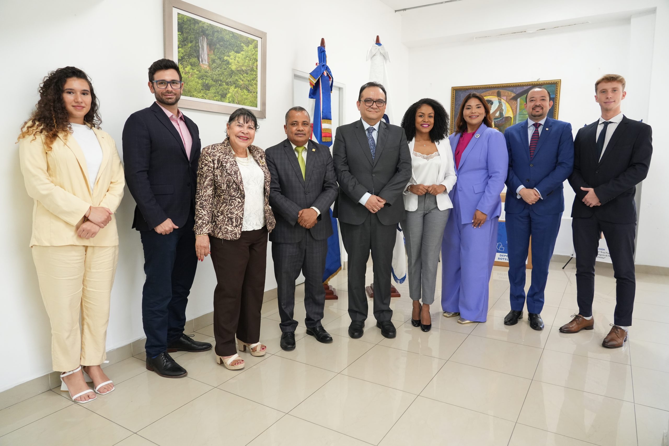 RD y Colombia comparten experiencias en materia de persecución de delitos ambientales RD y Colombia comparten experiencias en materia de persecución de delitos ambientales