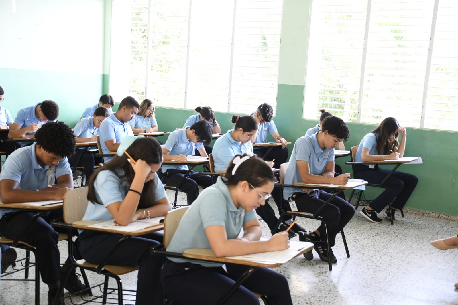 Más de 11 mil estudiantes acuden a pruebas nacionales en Santiago – El ...