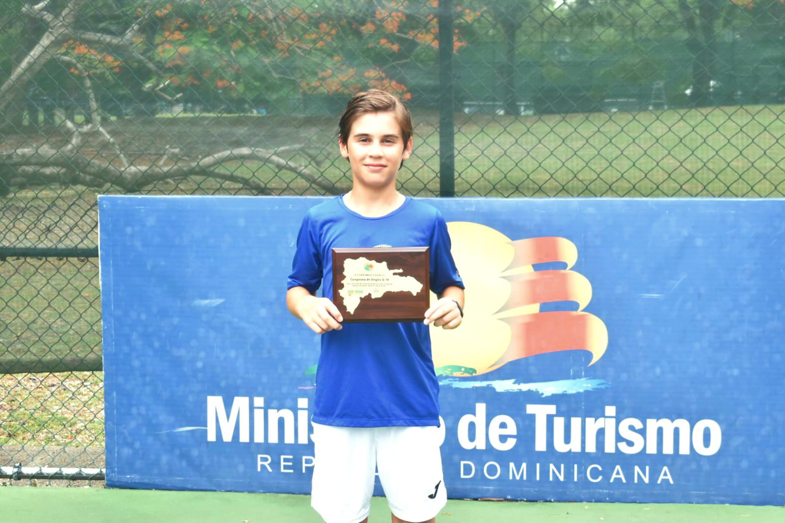 Miguel Baquero campeon de sencillos de la Copa Maiz U14