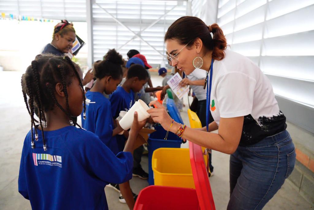 Medio Ambiente realiza eco rally con 300 niños de Los Guandules y La Ciénaga en campamento organizado por URBE Medio Ambiente realiza eco rally con 300 niños de Los Guandules y La Ciénaga en campamento organizado por URBE