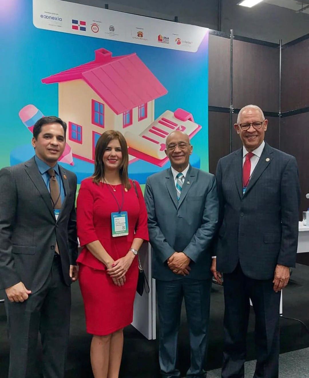 Alberto Bogaert Presidente AEICristina Alba Félix Aracena Embajador de RD en Colombia José Ramón Holguín