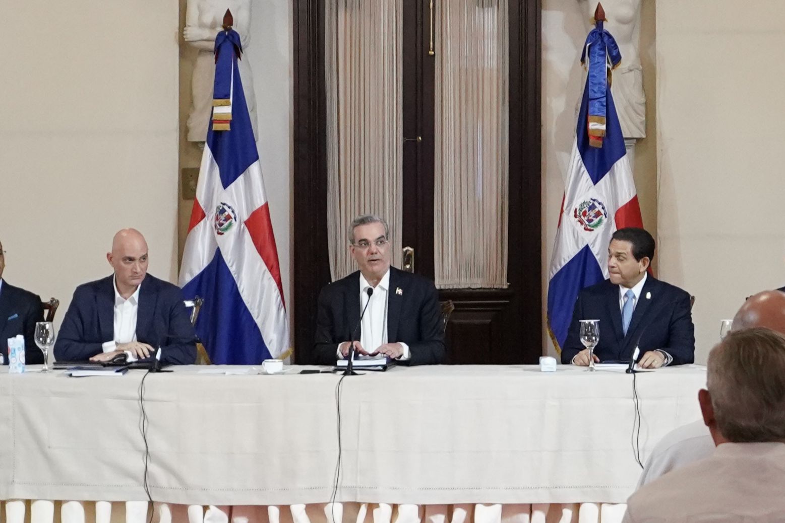 Firman pacto por el agua; Abinader espera partidos que no han firmado lo hagan cuando pase la política Firman pacto por el agua; Abinader espera partidos que no han firmado lo hagan cuando pase la política