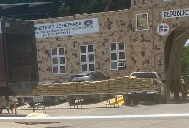 Autoridades ocupan cargamento de supuesta marihuana en Dajabón (Foto: Fuente externa)