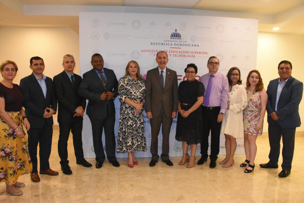 MESCYT firma compromiso con 56 instituciones para incentivar la Gestión Integral de Riesgo de Desastres 