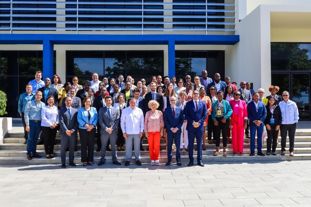 Expertos sesionan en Santo Domingo con misión de reducir impacto del CO2 en aviación civil