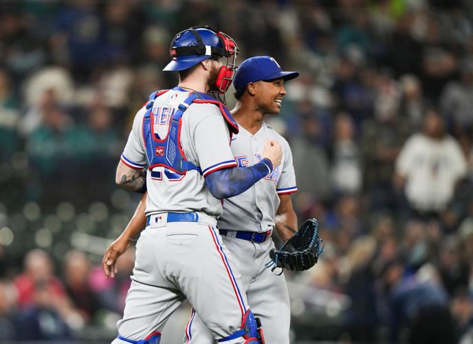 Rangers avanza a la Serie Divisional tras vencer a los Rays en dos juegos,  el último por paliza 7-1