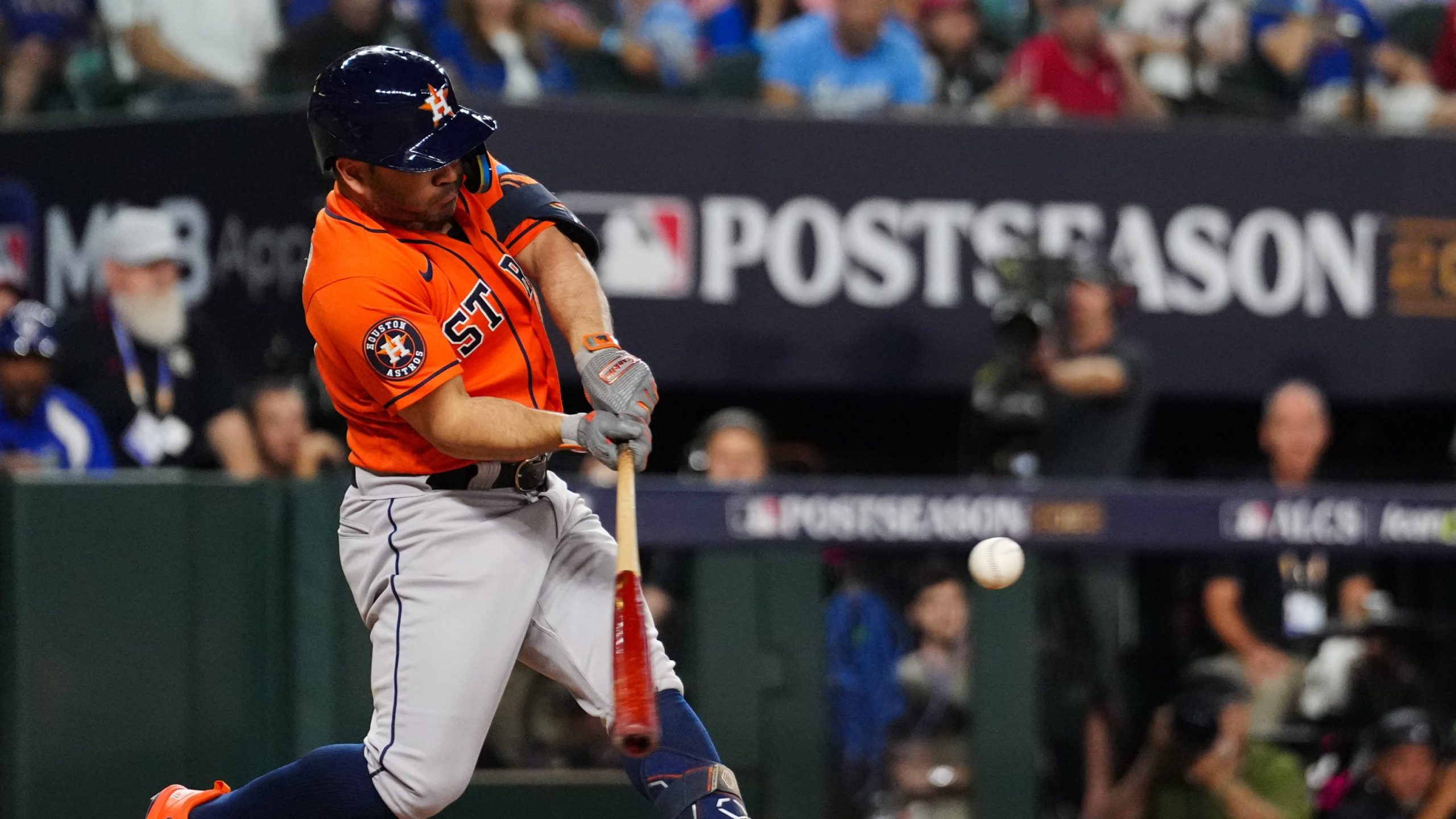 Altuve da ventaja a los Astros en la Serie de Campeonato de la Liga  Americana