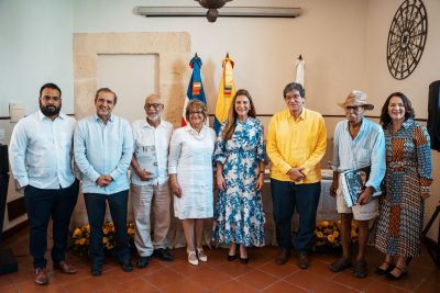 Mijail Peralta, Oscar Rueda, Eduardo Márceles Daconte, Verónica Sención, Carolina Mejía, Jaime Abello Banfi, José Cestero y Lucilita Matos.