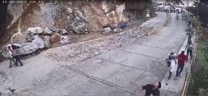 Al menos 15 heridos al caer parte de un monolito turístico en el noroeste de Colombia