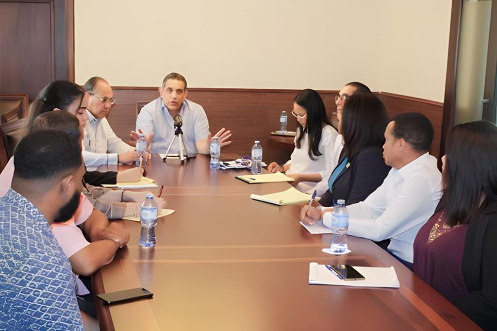 Comité Olímpico Dominicano recibe comisión Contraloría General; abordan varios temas